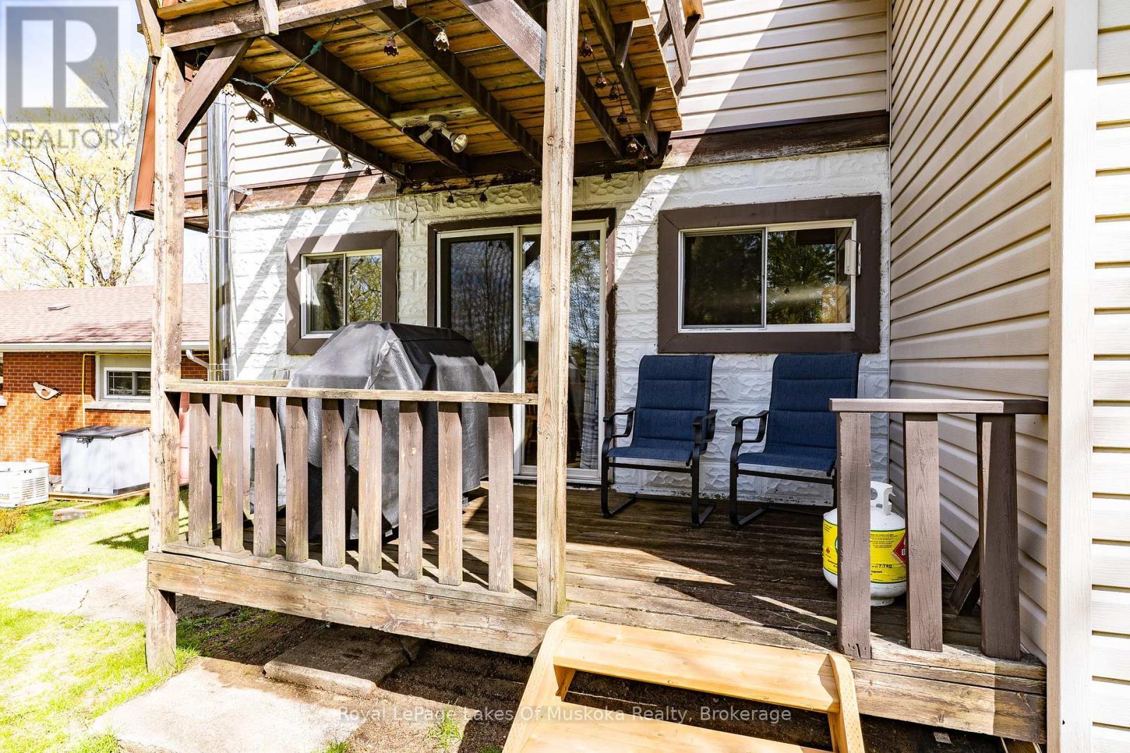 Back Porch - 555 Wagner Street, Gravenhurst (Muskoka (S)), ON - Outdoor With Deck Patio Veranda