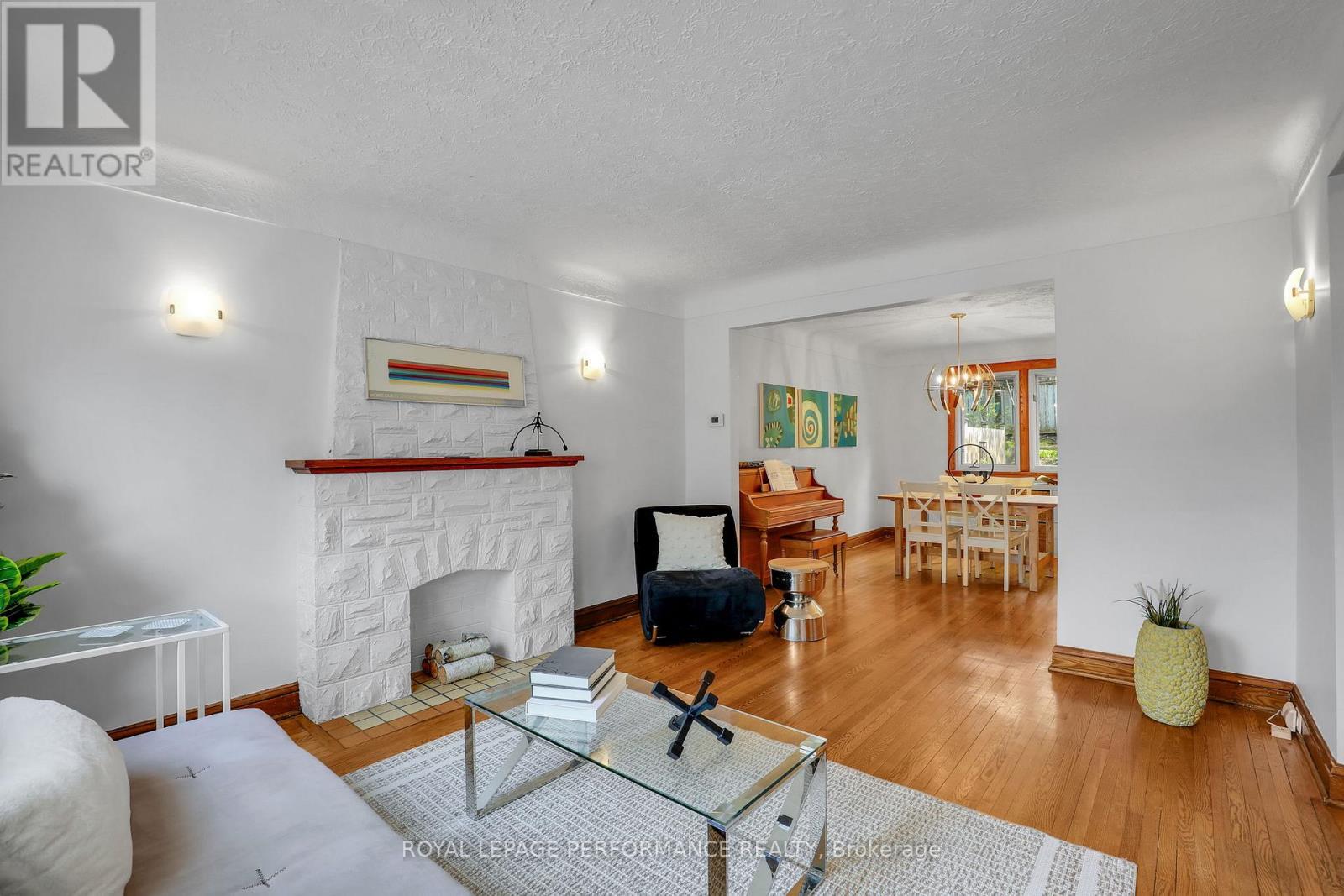 296 Holmwood Avenue, Ottawa, ON - Indoor Photo Showing Living Room With Fireplace
