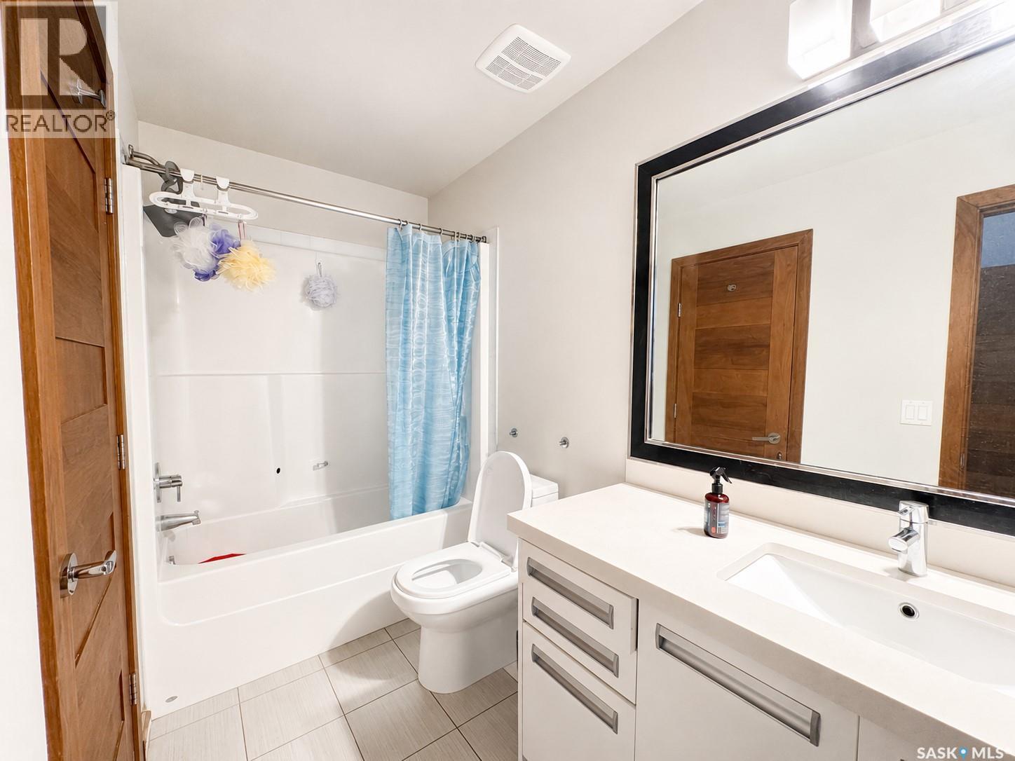 310 1303 Paton Crescent, Saskatoon, SK - Indoor Photo Showing Bathroom