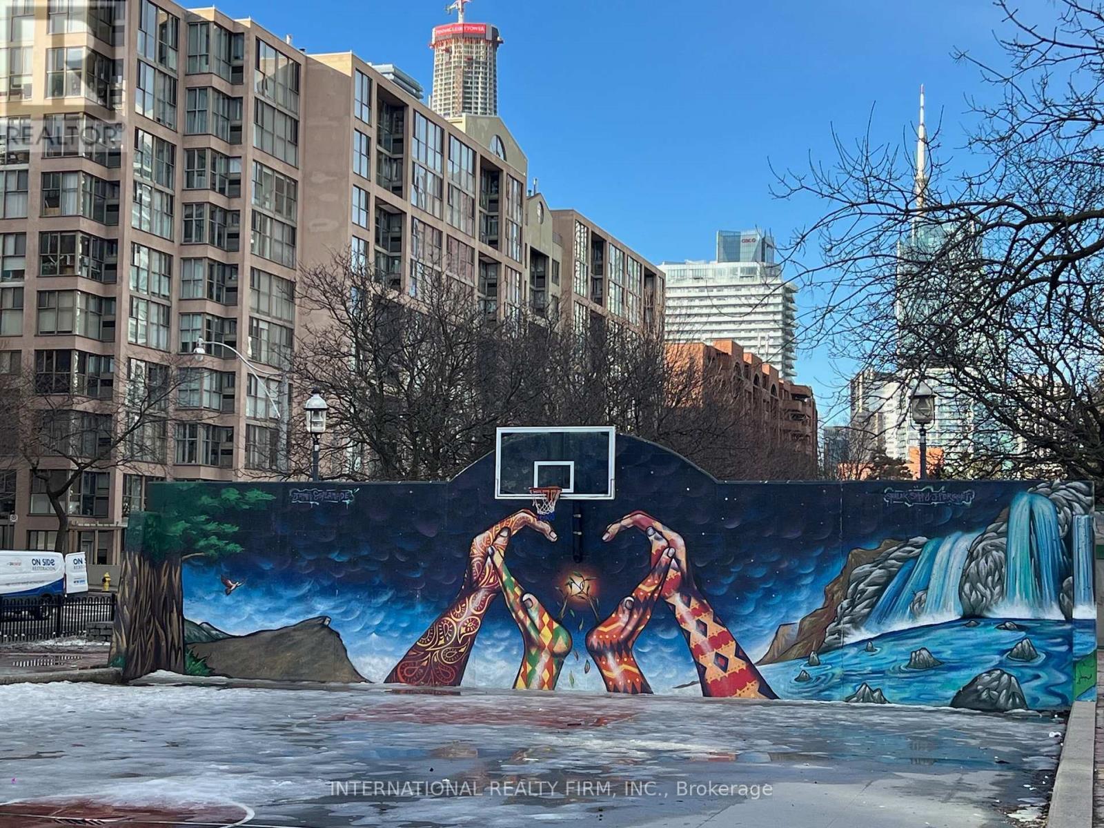 Community Basketball Court - Ph5 - 65 Scadding Avenue, Toronto, ON - Outdoor With Facade