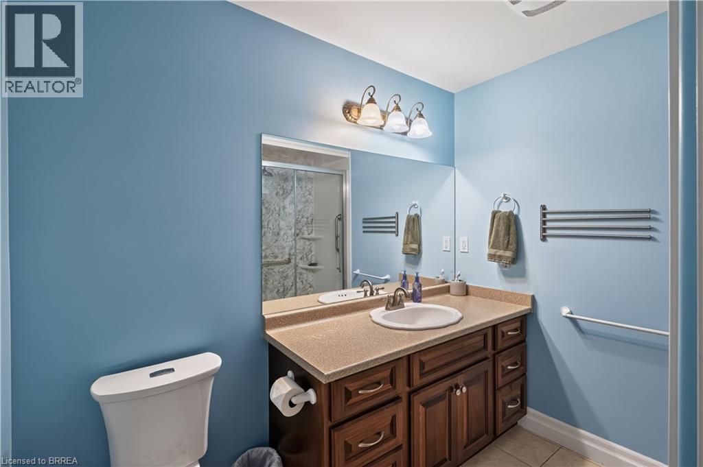 34 Pace Avenue, Brantford, ON - Indoor Photo Showing Bathroom