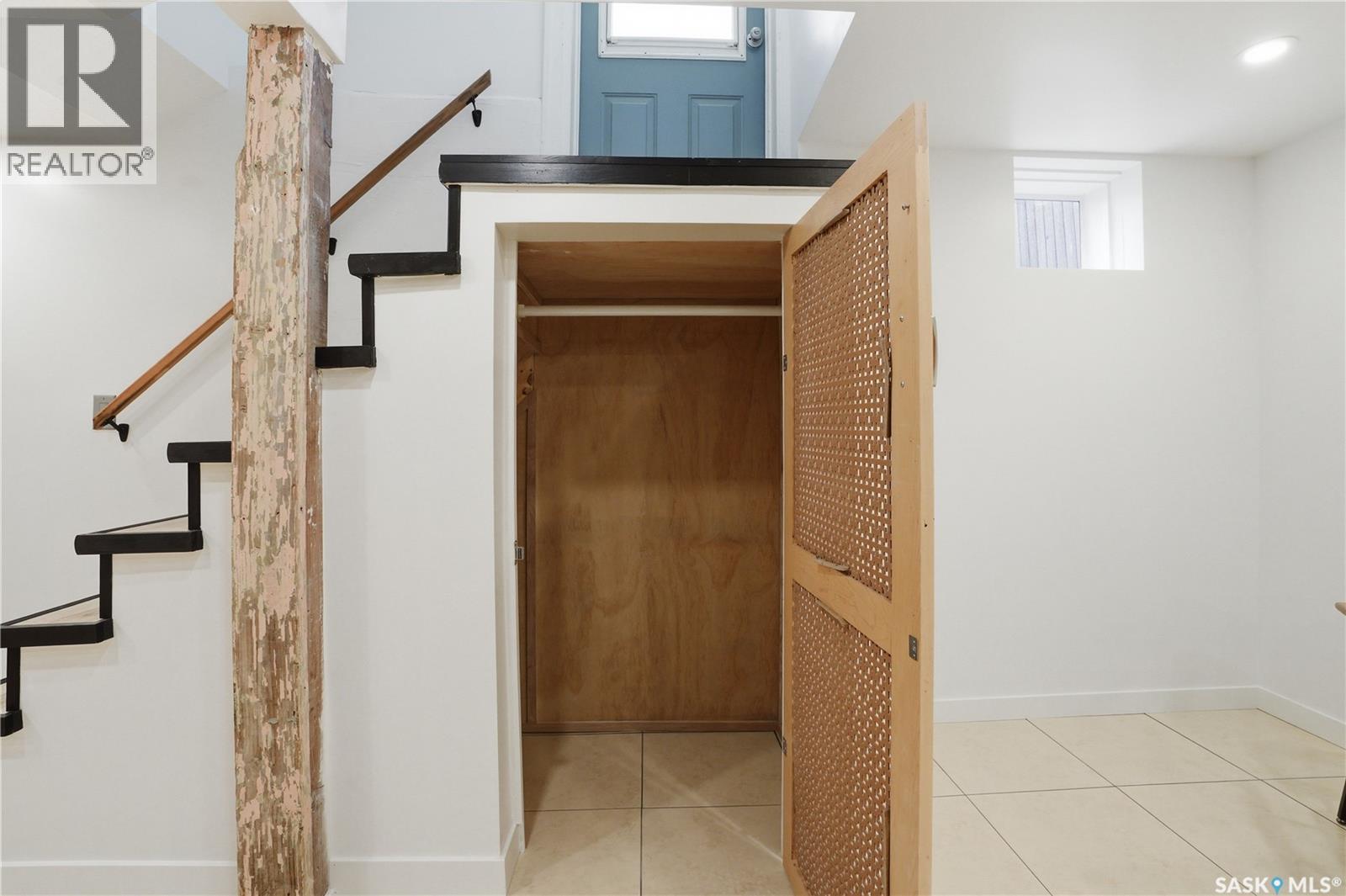 1016 Temperance Street, Saskatoon, SK - Indoor Photo Showing Other Room