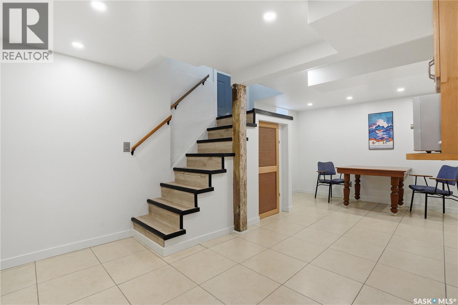 1016 Temperance Street, Saskatoon, SK - Indoor Photo Showing Other Room