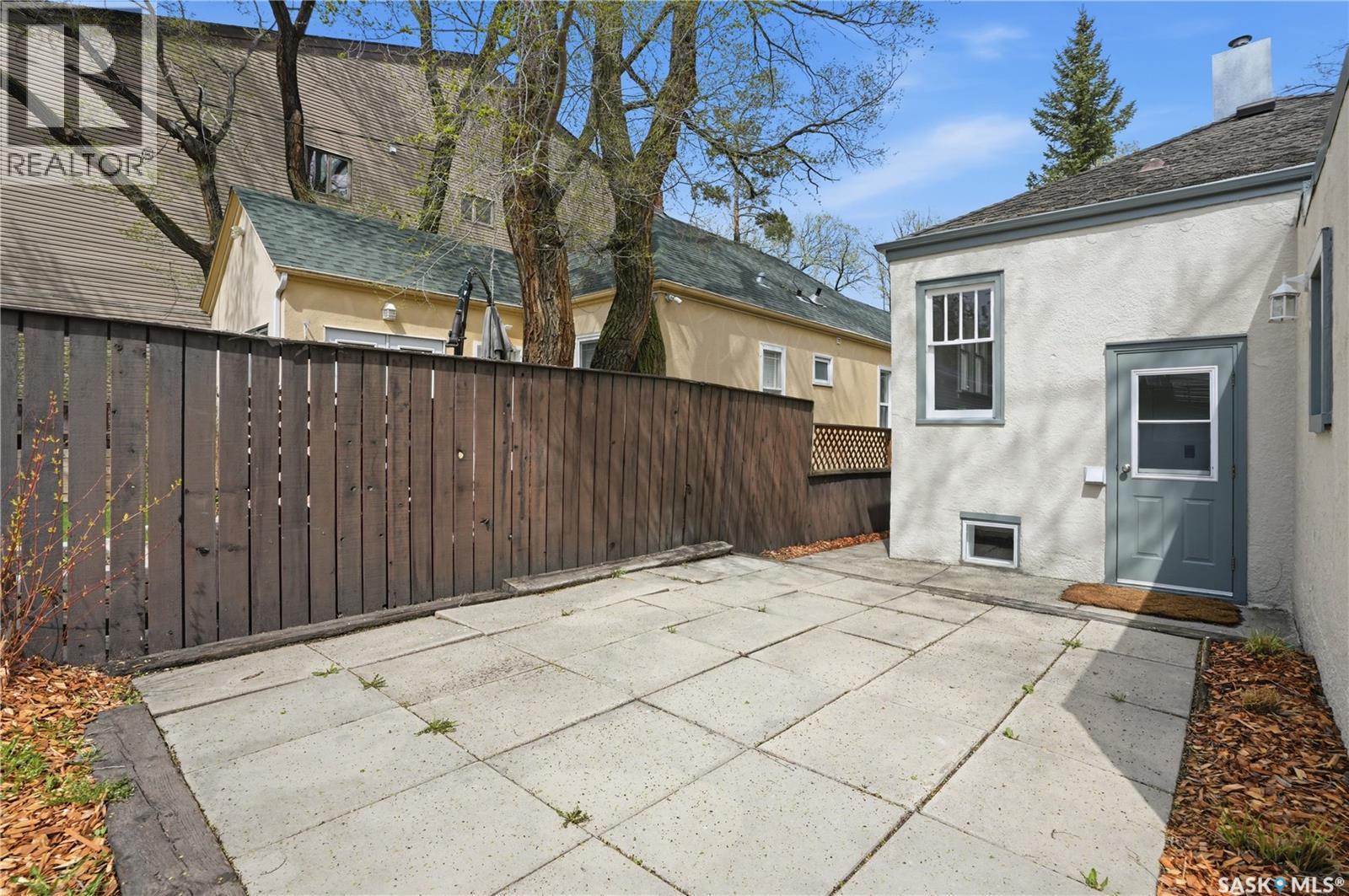 1016 Temperance Street, Saskatoon, SK - Outdoor