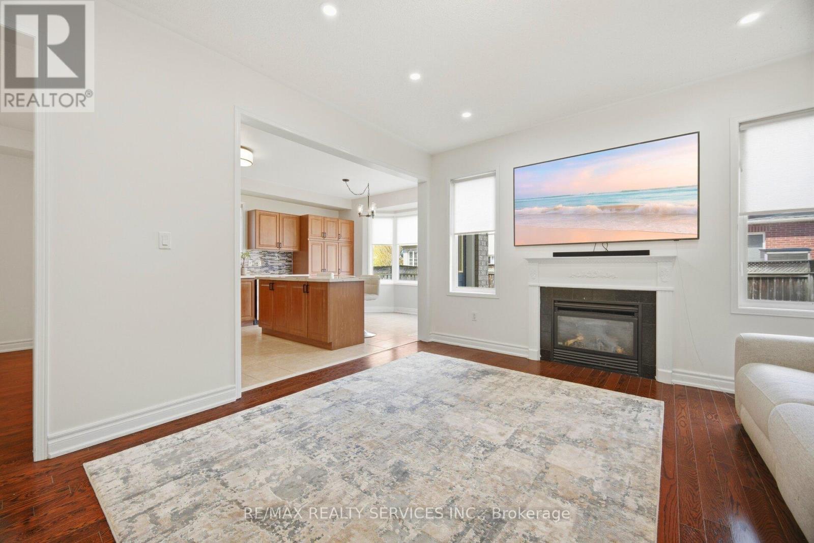 3931 Passway Road, Mississauga, ON - Indoor Photo Showing Living Room With Fireplace
