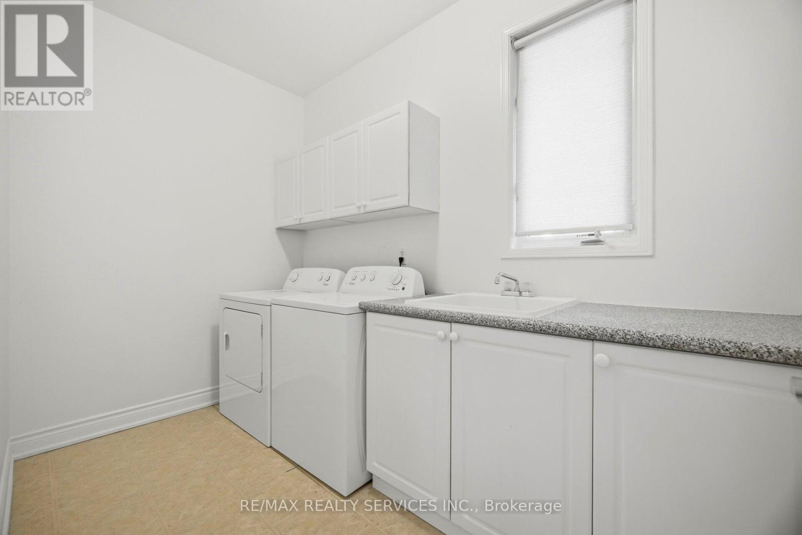 3931 Passway Road, Mississauga, ON - Indoor Photo Showing Laundry Room