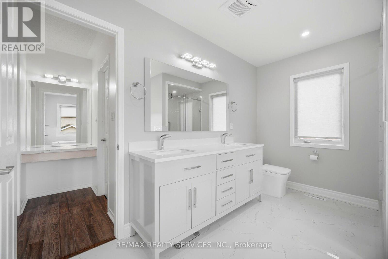 3931 Passway Road, Mississauga, ON - Indoor Photo Showing Bathroom