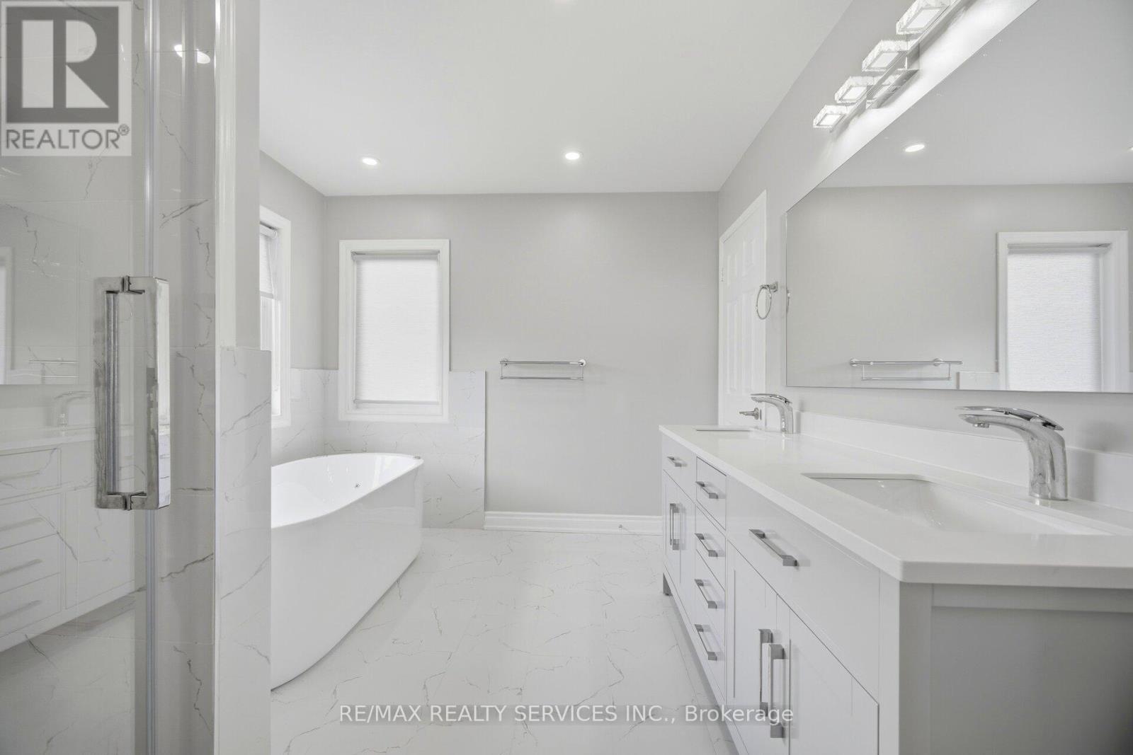 3931 Passway Road, Mississauga, ON - Indoor Photo Showing Bathroom