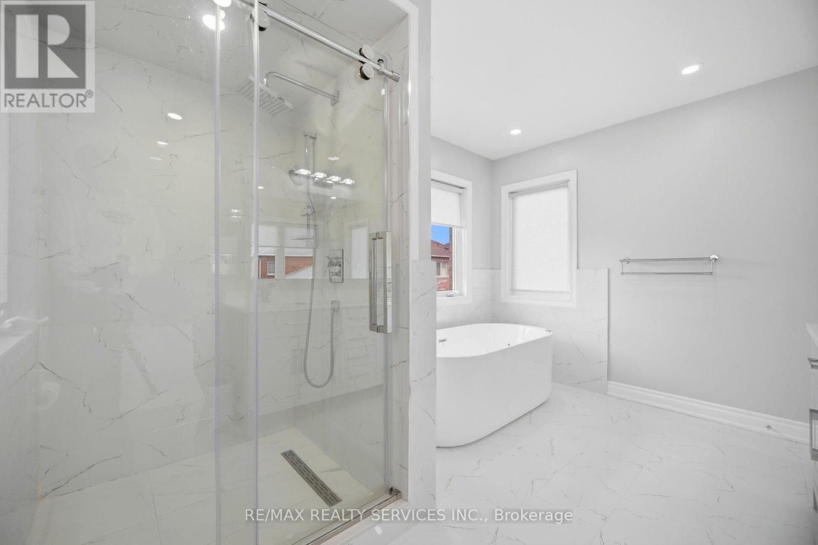 3931 Passway Road, Mississauga, ON - Indoor Photo Showing Bathroom