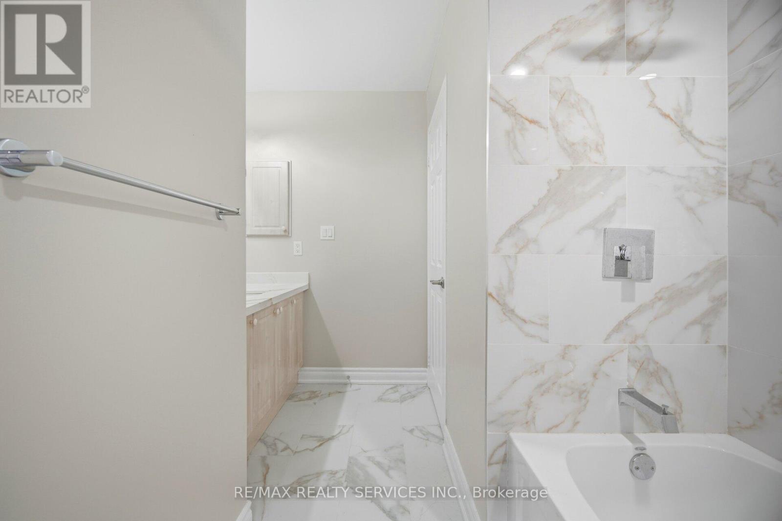 3931 Passway Road, Mississauga, ON - Indoor Photo Showing Bathroom