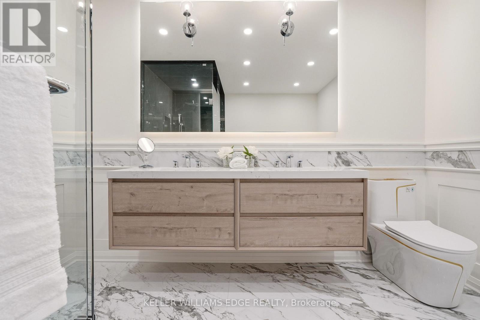 5PC Ensuite in the Primary Bedroom - 14 Harbour Drive, Hamilton, ON - Indoor Photo Showing Bathroom