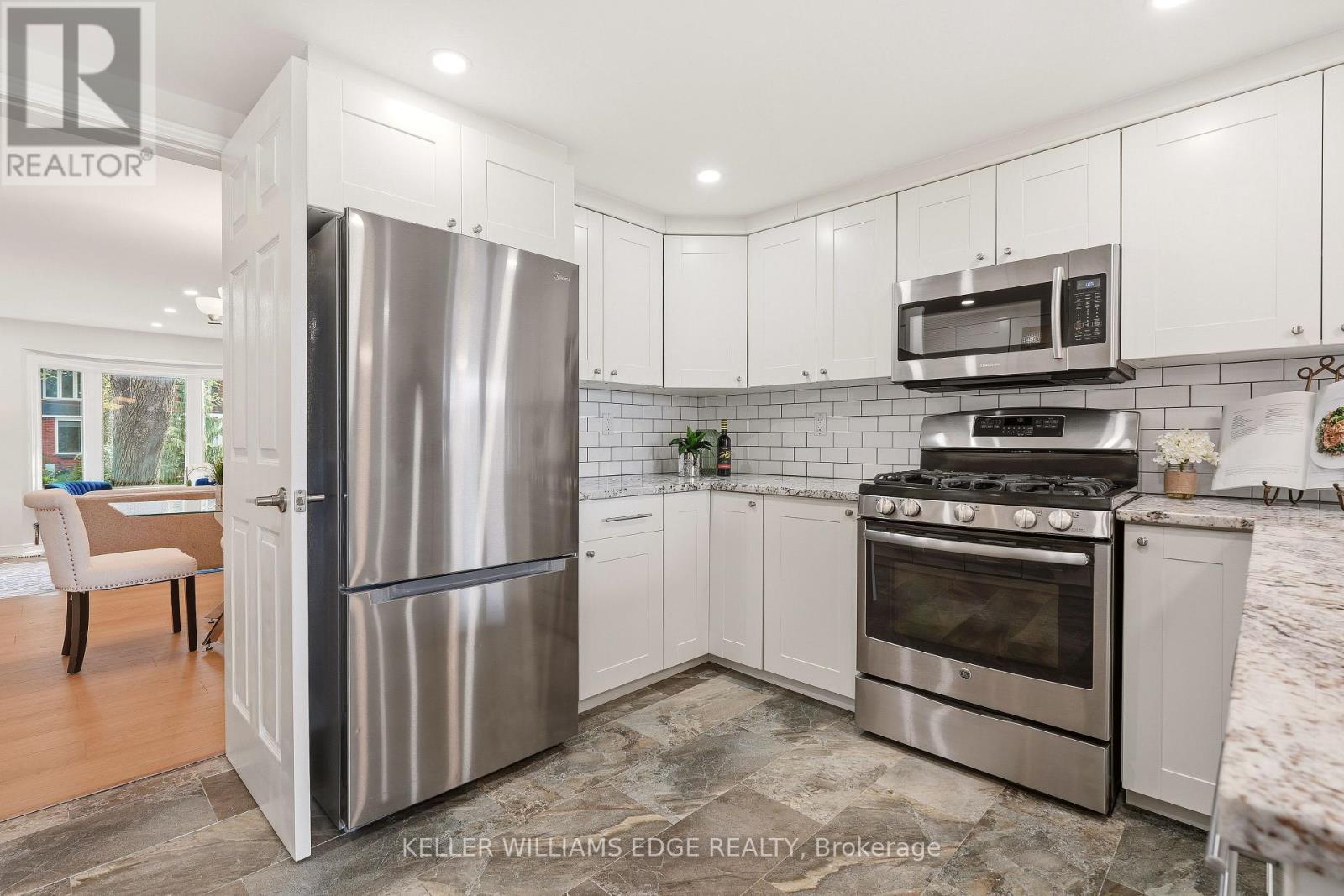 Kitchen w/ Stainless Steel Appliances - 14 Harbour Drive, Hamilton, ON - Indoor Photo Showing Kitchen