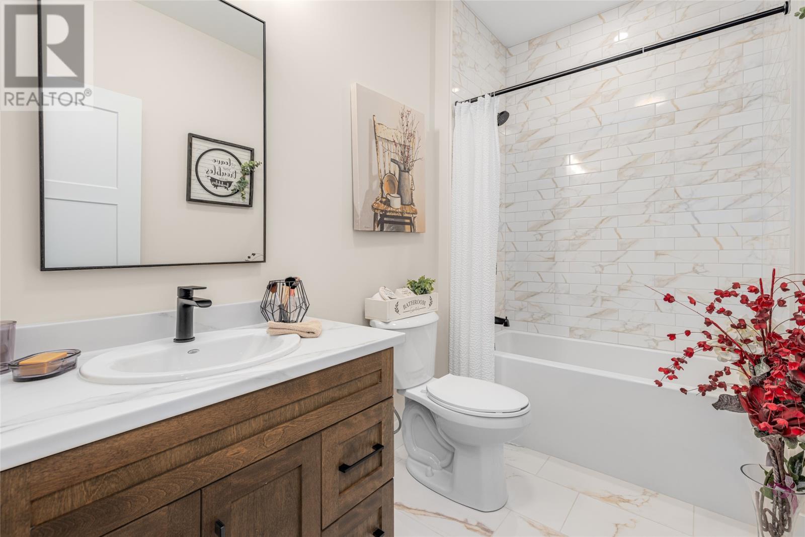 2 Eider Place, Paradise, NL - Indoor Photo Showing Bathroom