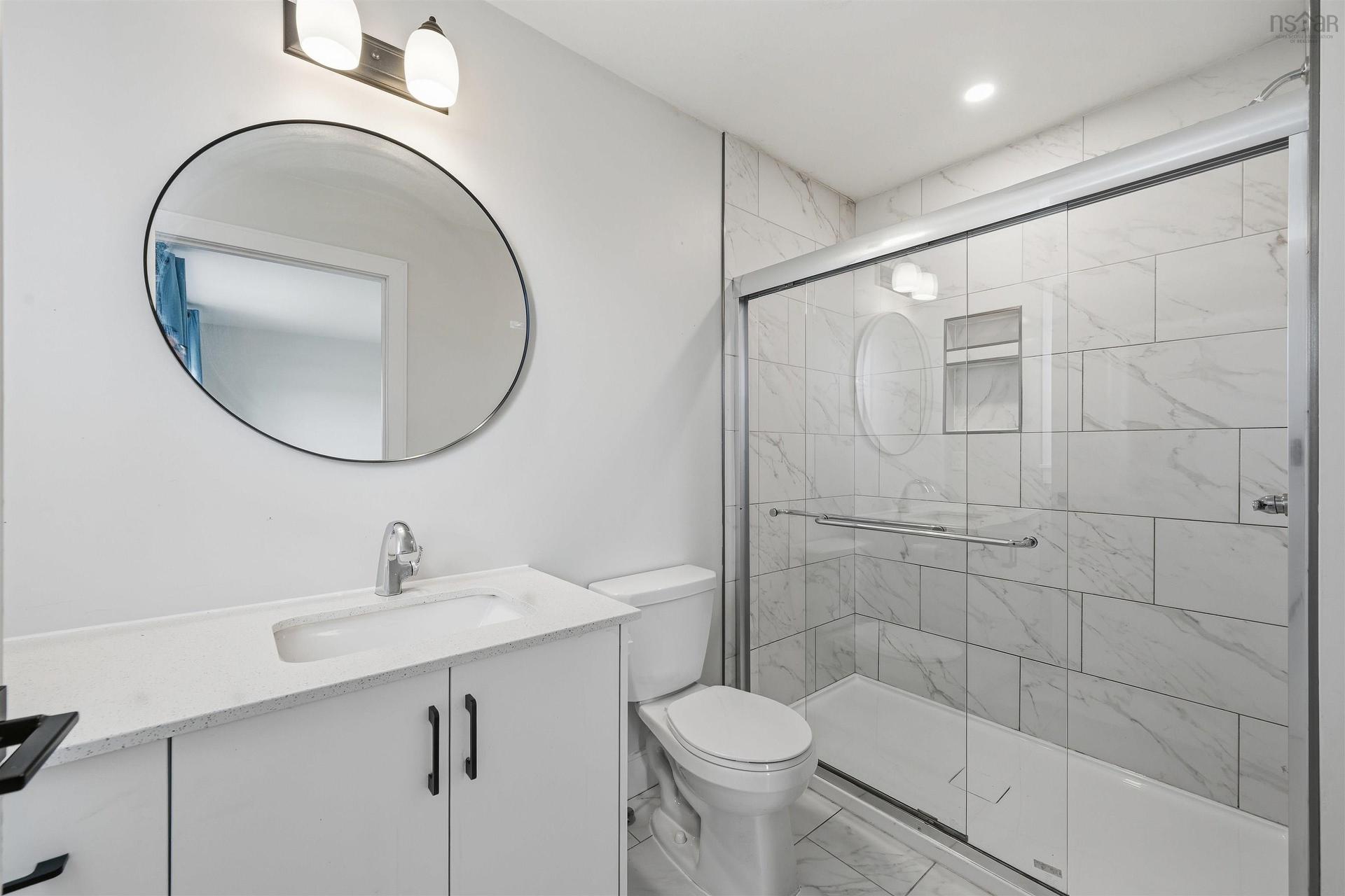 582B Herring Cove Road, Halifax, NS - Indoor Photo Showing Bathroom