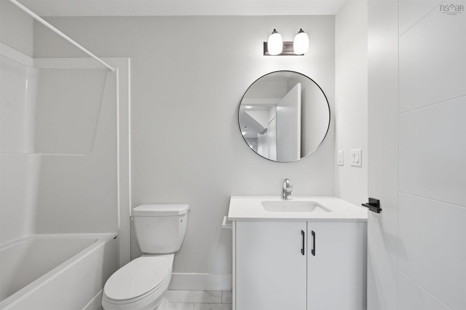 582B Herring Cove Road, Halifax, NS - Indoor Photo Showing Bathroom