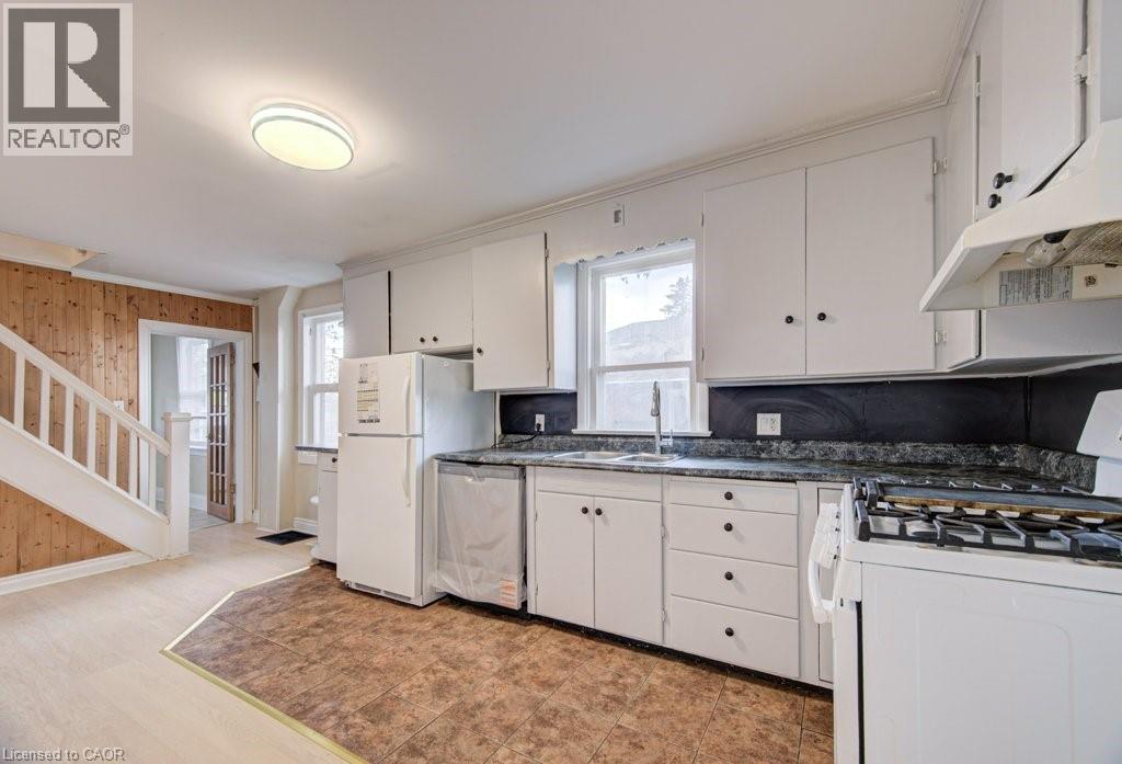 59 Fourth Avenue, Cambridge, ON - Indoor Photo Showing Kitchen
