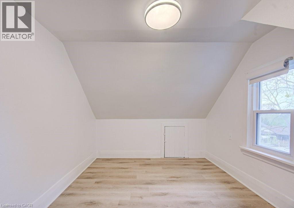 59 Fourth Avenue, Cambridge, ON - Indoor Photo Showing Other Room