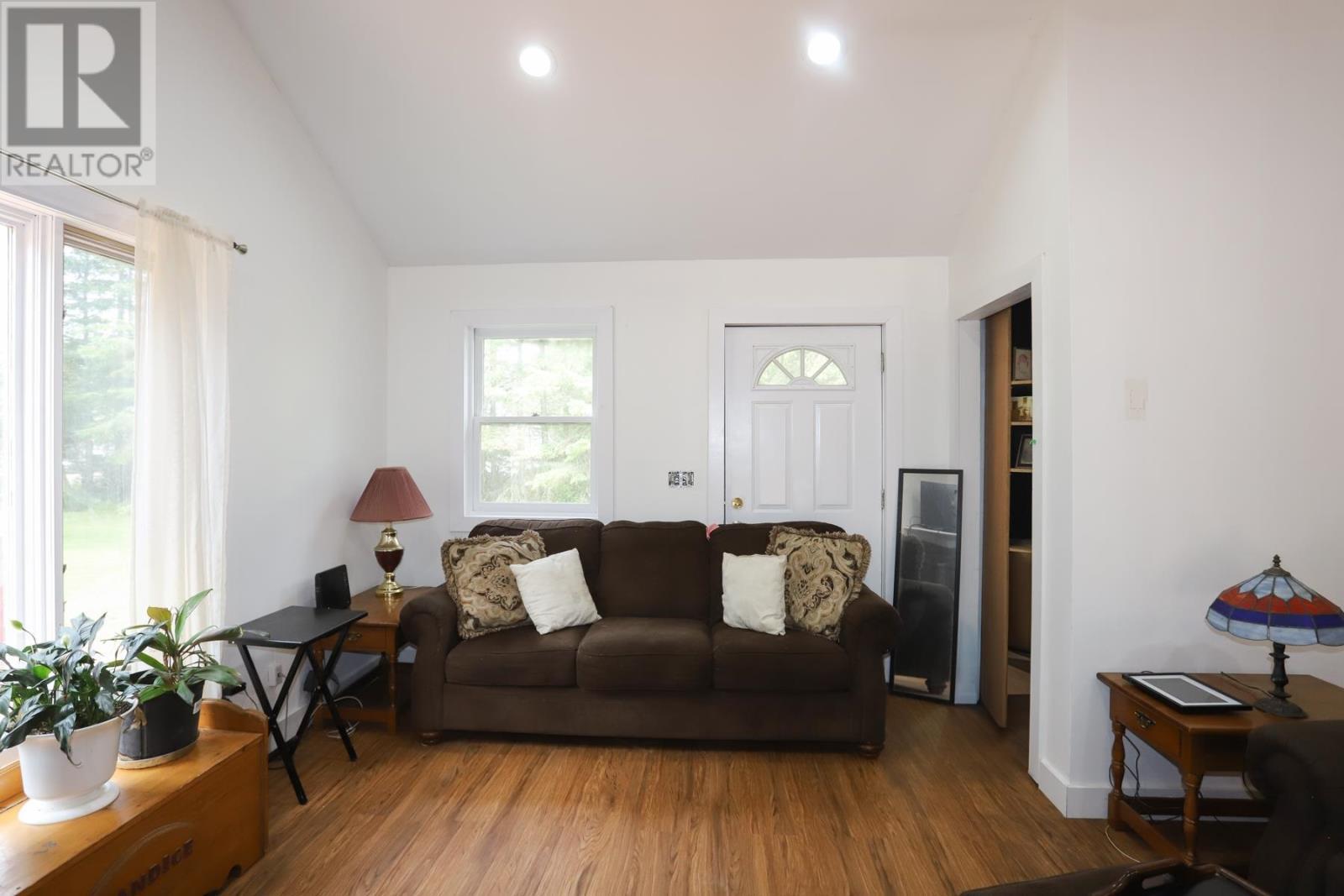 3091 Hilton Rd, Hilton Beach, ON - Indoor Photo Showing Living Room