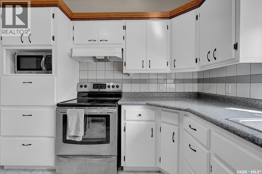 321 Hiltz Drive, Kennedy, SK - Indoor Photo Showing Kitchen