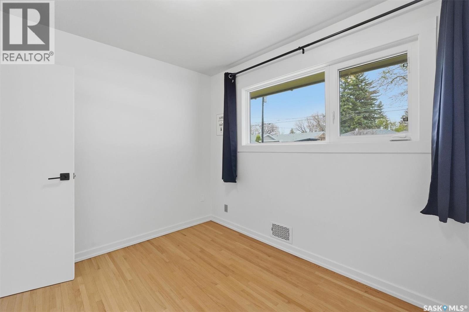 2417 Hanover Avenue, Saskatoon, SK - Indoor Photo Showing Other Room