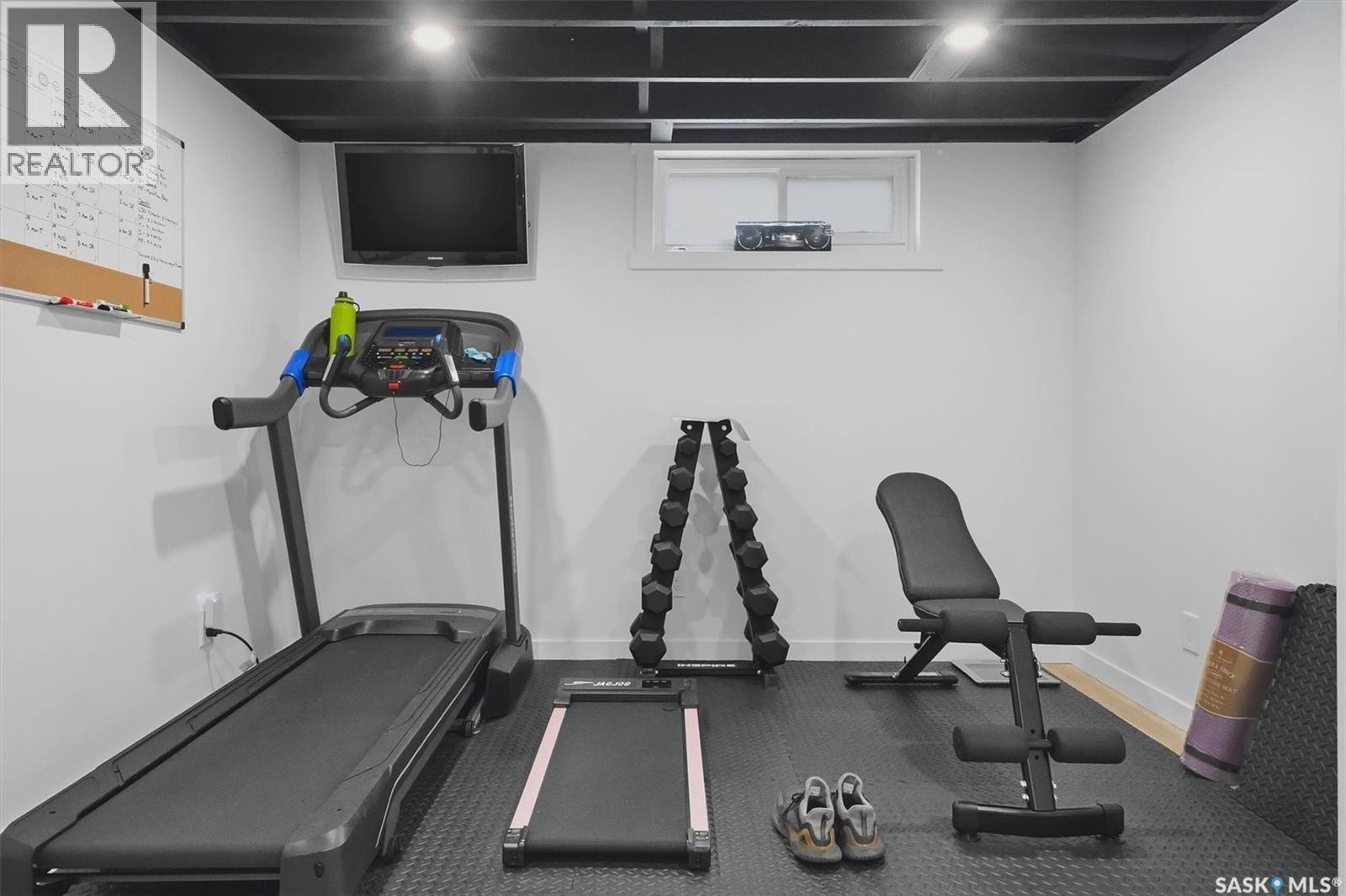 2417 Hanover Avenue, Saskatoon, SK - Indoor Photo Showing Gym Room
