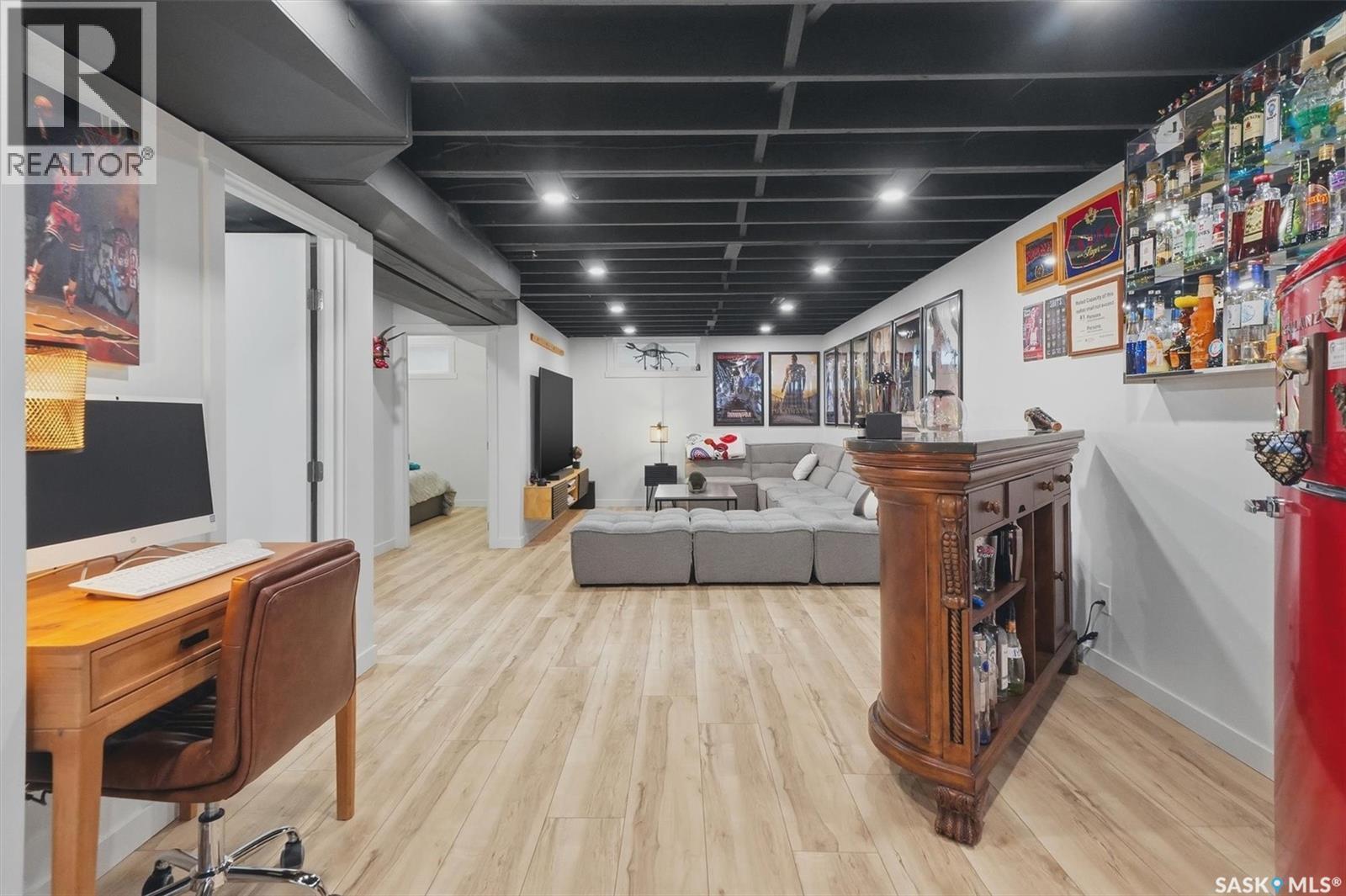 2417 Hanover Avenue, Saskatoon, SK - Indoor