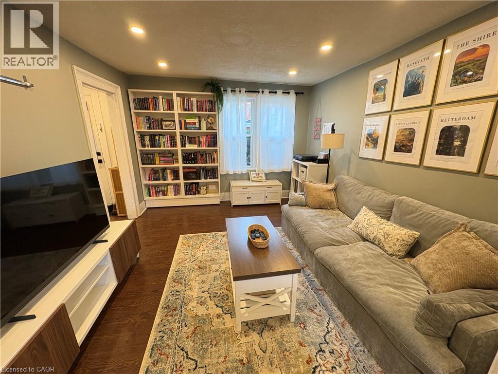 40 Hess Street N, Hamilton, ON - Indoor Photo Showing Other Room