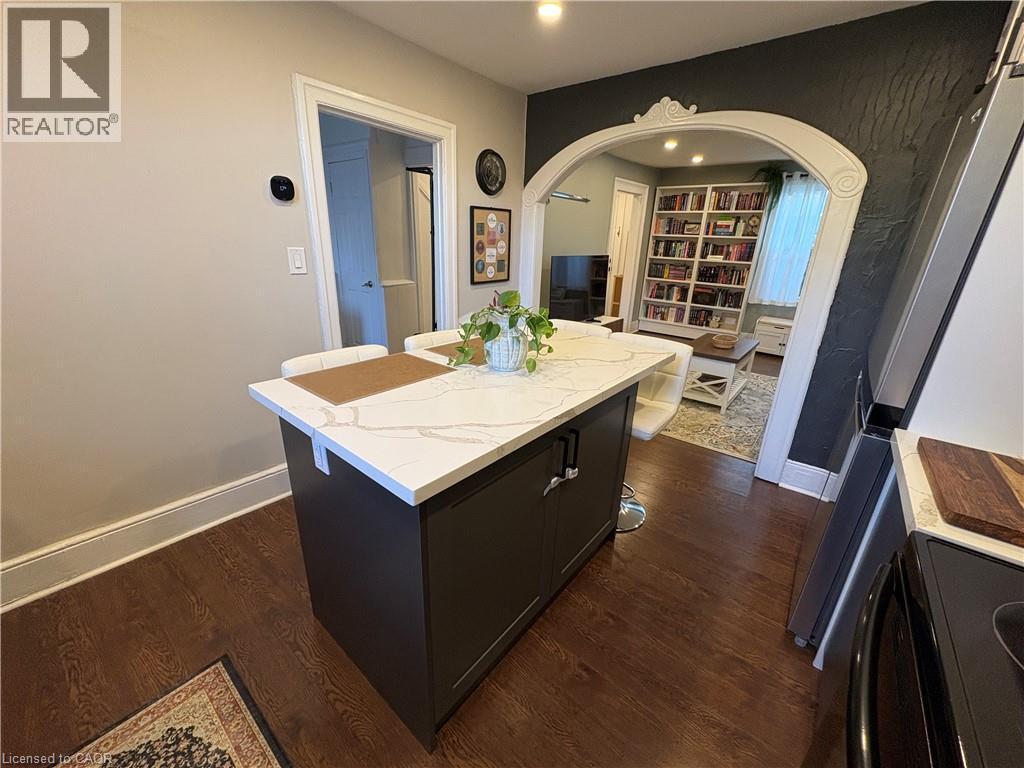 40 Hess Street N, Hamilton, ON - Indoor