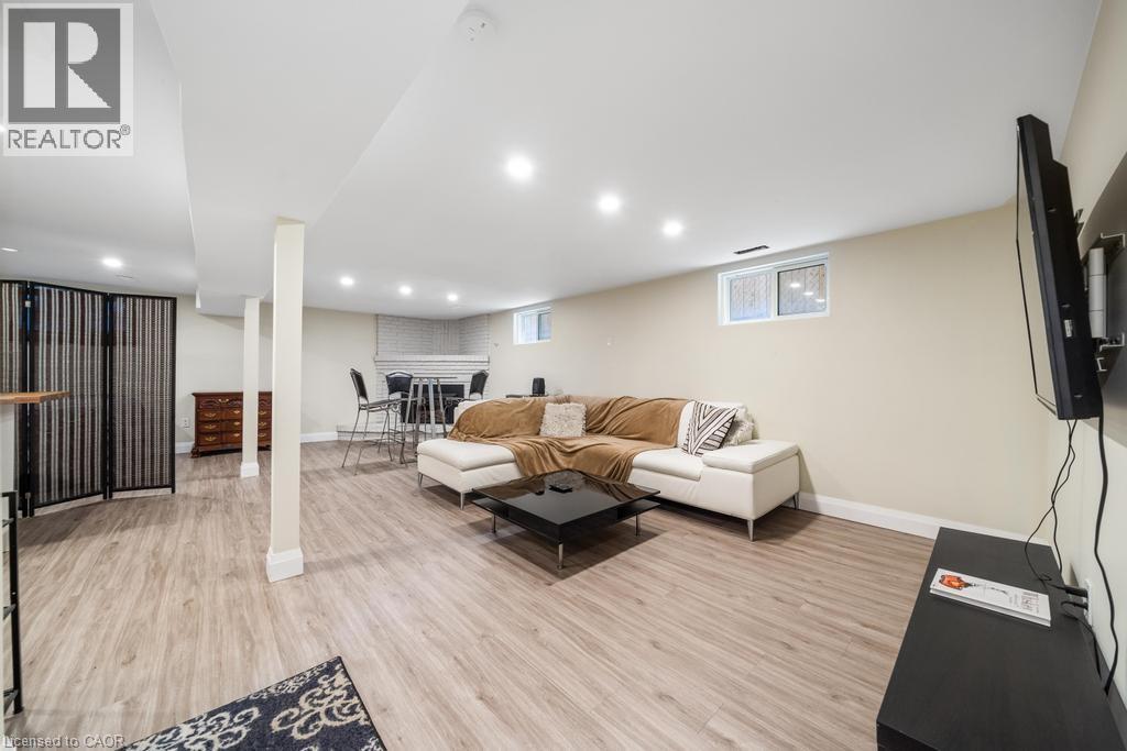 494 Ferguson Avenue N, Hamilton, ON - Indoor Photo Showing Other Room