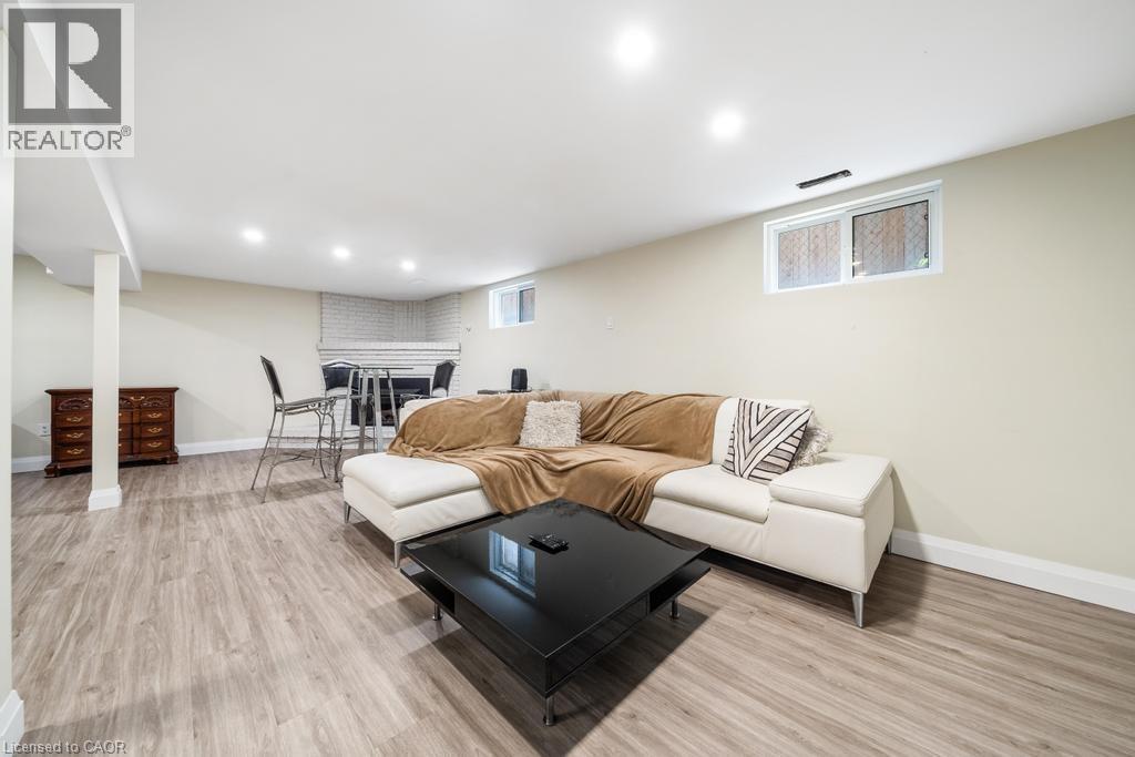494 Ferguson Avenue N, Hamilton, ON - Indoor
