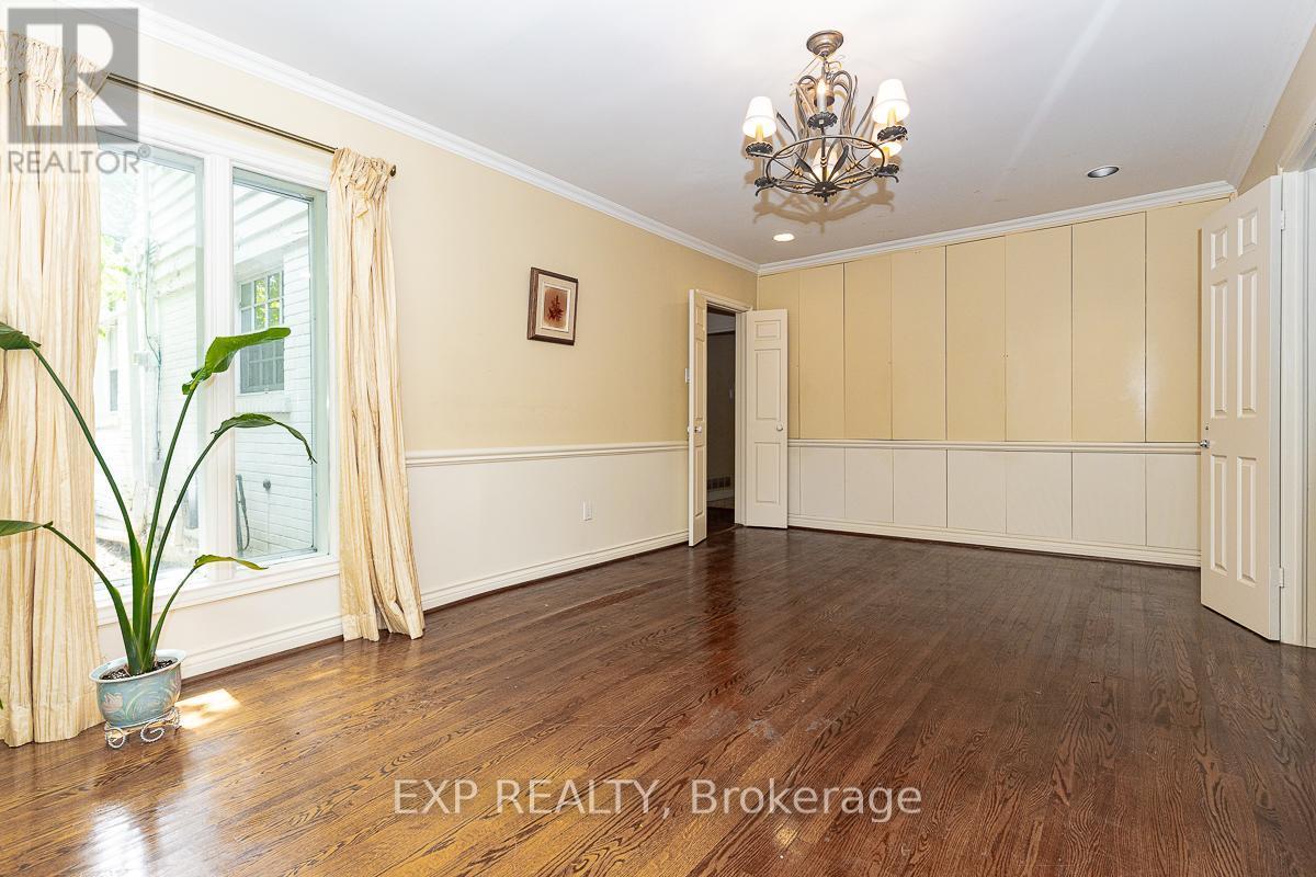 9 Laureleaf Road, Markham, ON - Indoor Photo Showing Other Room