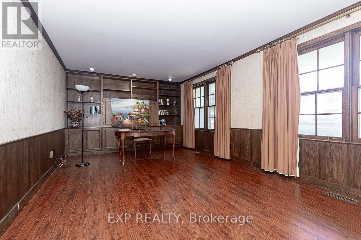9 Laureleaf Road, Markham, ON - Indoor Photo Showing Other Room