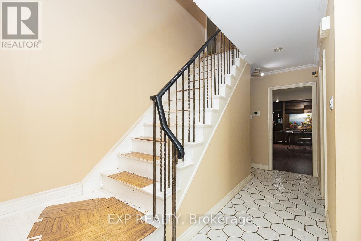 9 Laureleaf Road, Markham, ON - Indoor Photo Showing Other Room