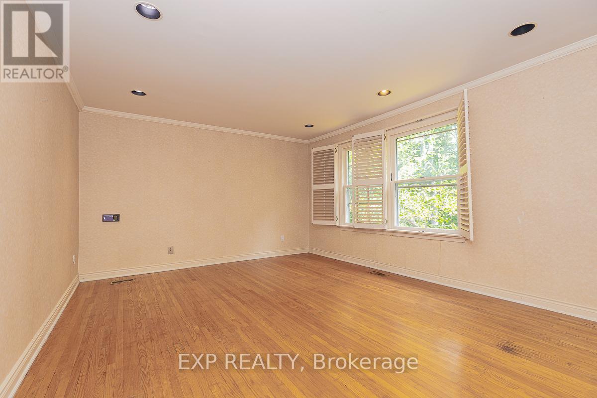 9 Laureleaf Road, Markham, ON - Indoor Photo Showing Other Room