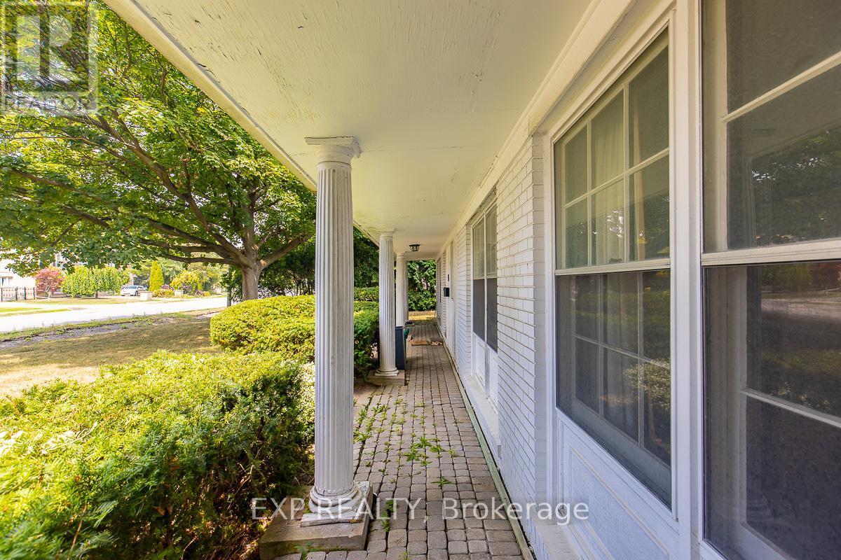 9 Laureleaf Road, Markham, ON - Outdoor