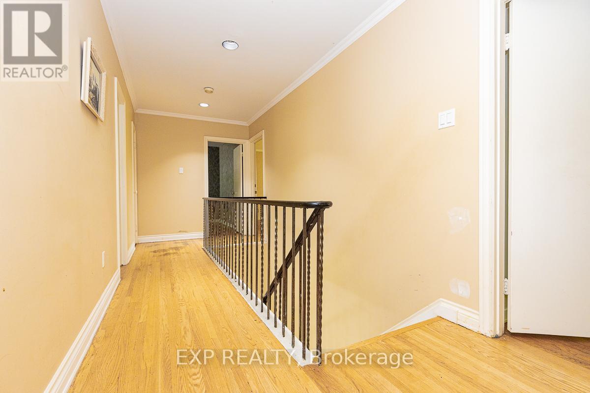 9 Laureleaf Road, Markham, ON - Indoor Photo Showing Other Room