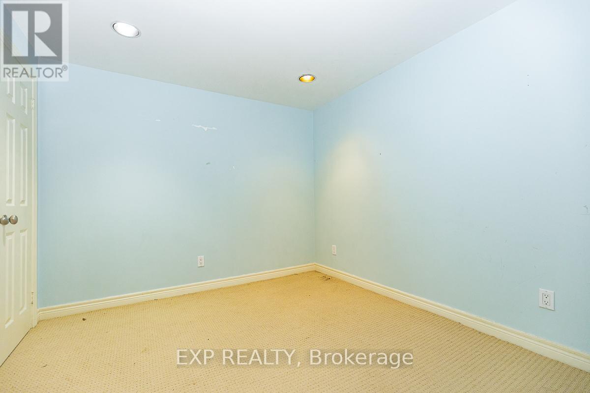 9 Laureleaf Road, Markham, ON - Indoor Photo Showing Other Room