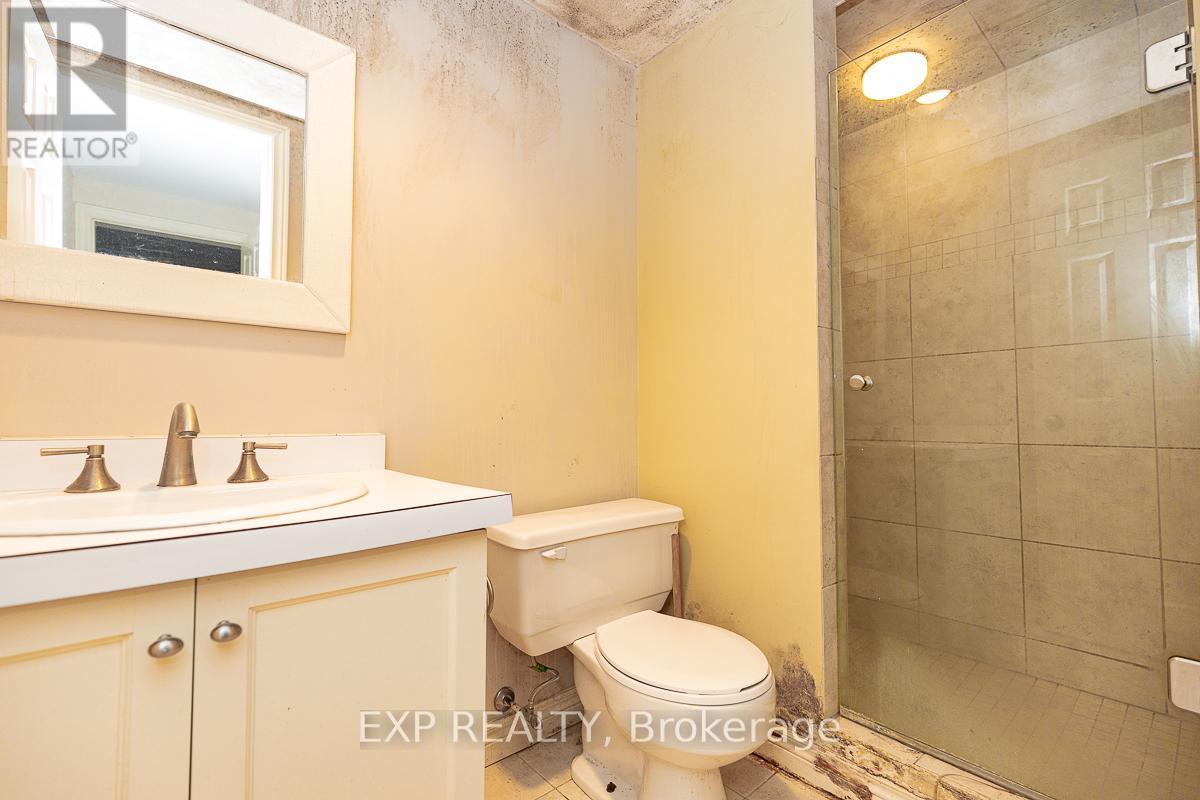 9 Laureleaf Road, Markham, ON - Indoor Photo Showing Bathroom