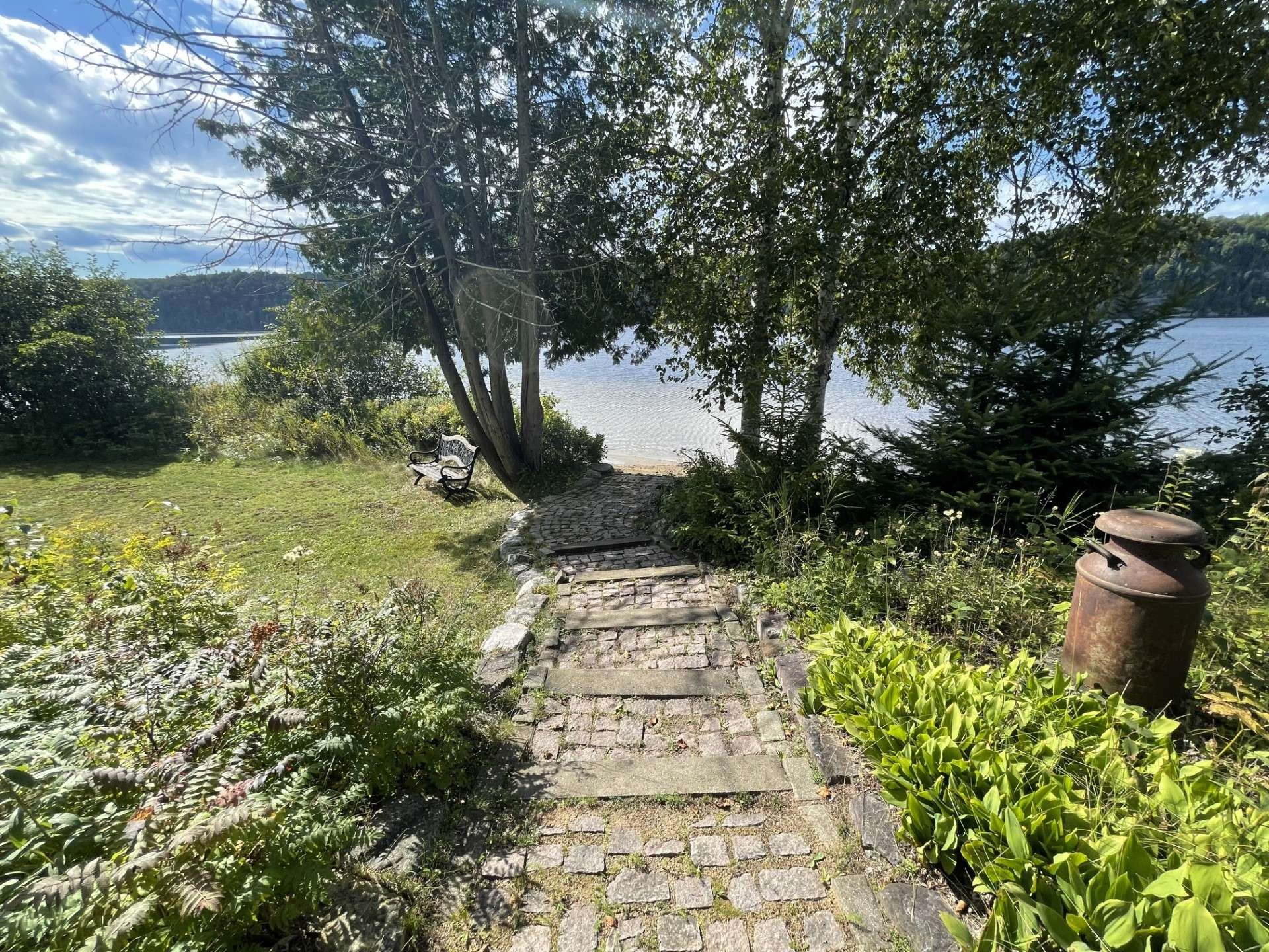 Accès au plan d'eau - 699 Ch. Du Lac-Des-Cornes, Chute-Saint-Philippe, QC