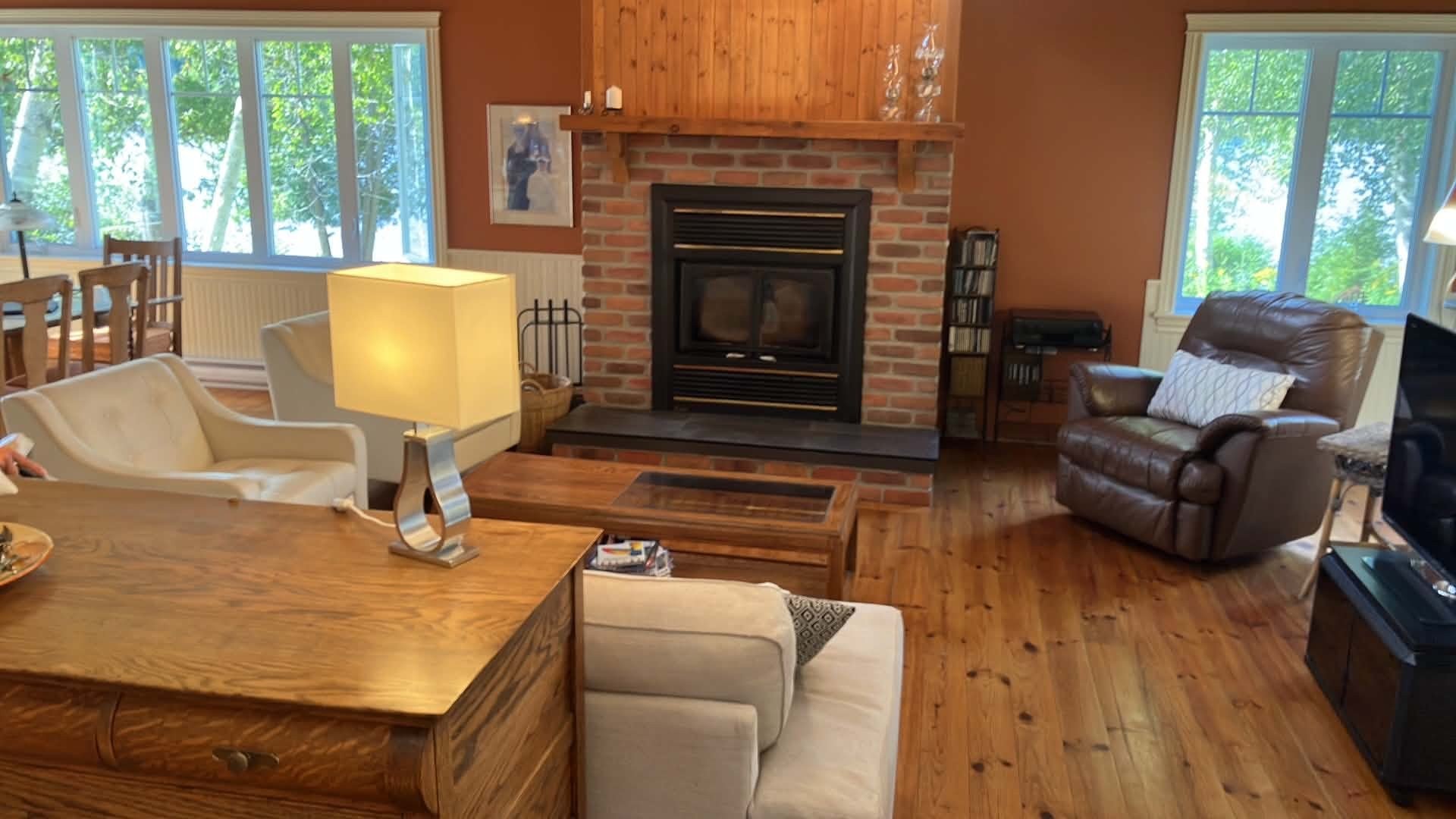 Salon - 699 Ch. Du Lac-Des-Cornes, Chute-Saint-Philippe, QC