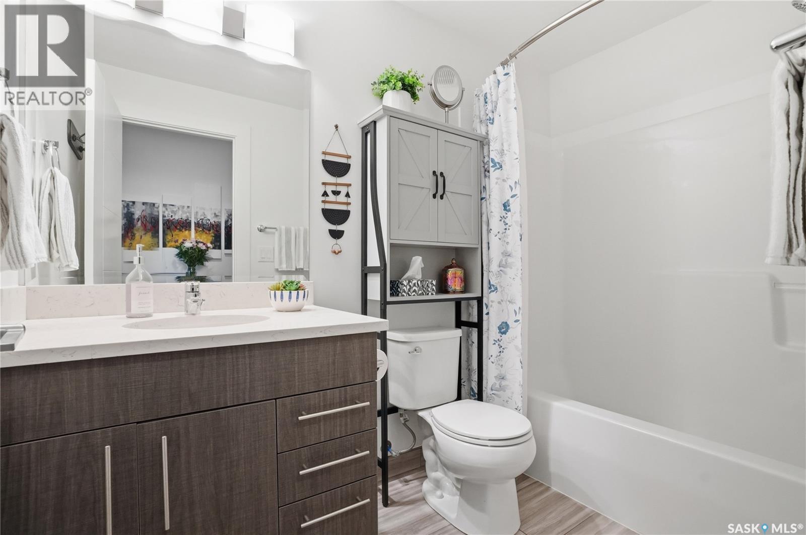 214 142 Pawlychenko Lane, Saskatoon, SK - Indoor Photo Showing Bathroom