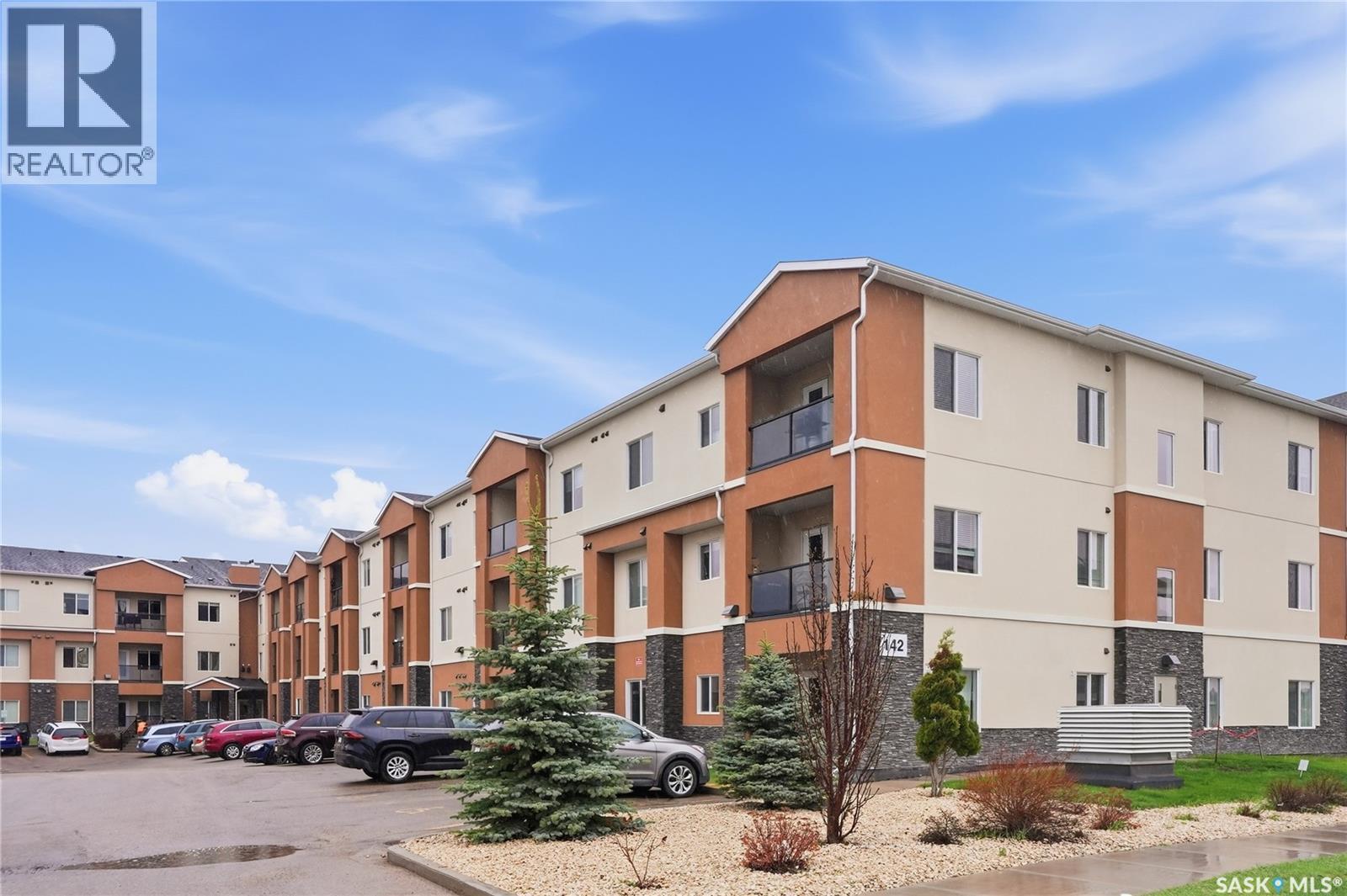 214 142 Pawlychenko Lane, Saskatoon, SK - Outdoor With Facade