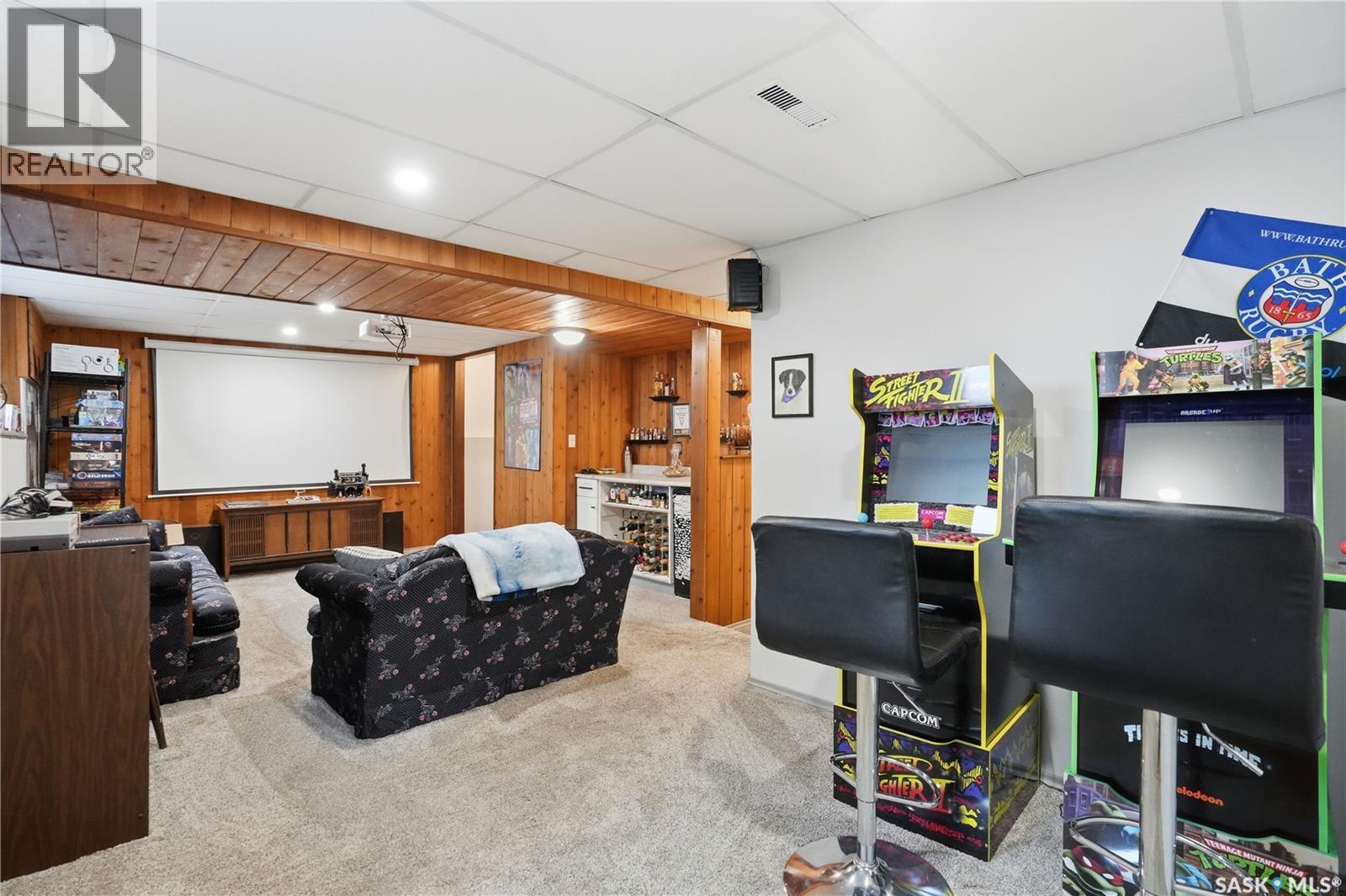 2838 Hartmann Crescent E, Regina, SK - Indoor