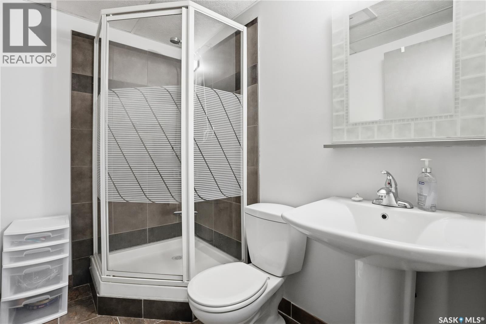 2838 Hartmann Crescent E, Regina, SK - Indoor Photo Showing Bathroom