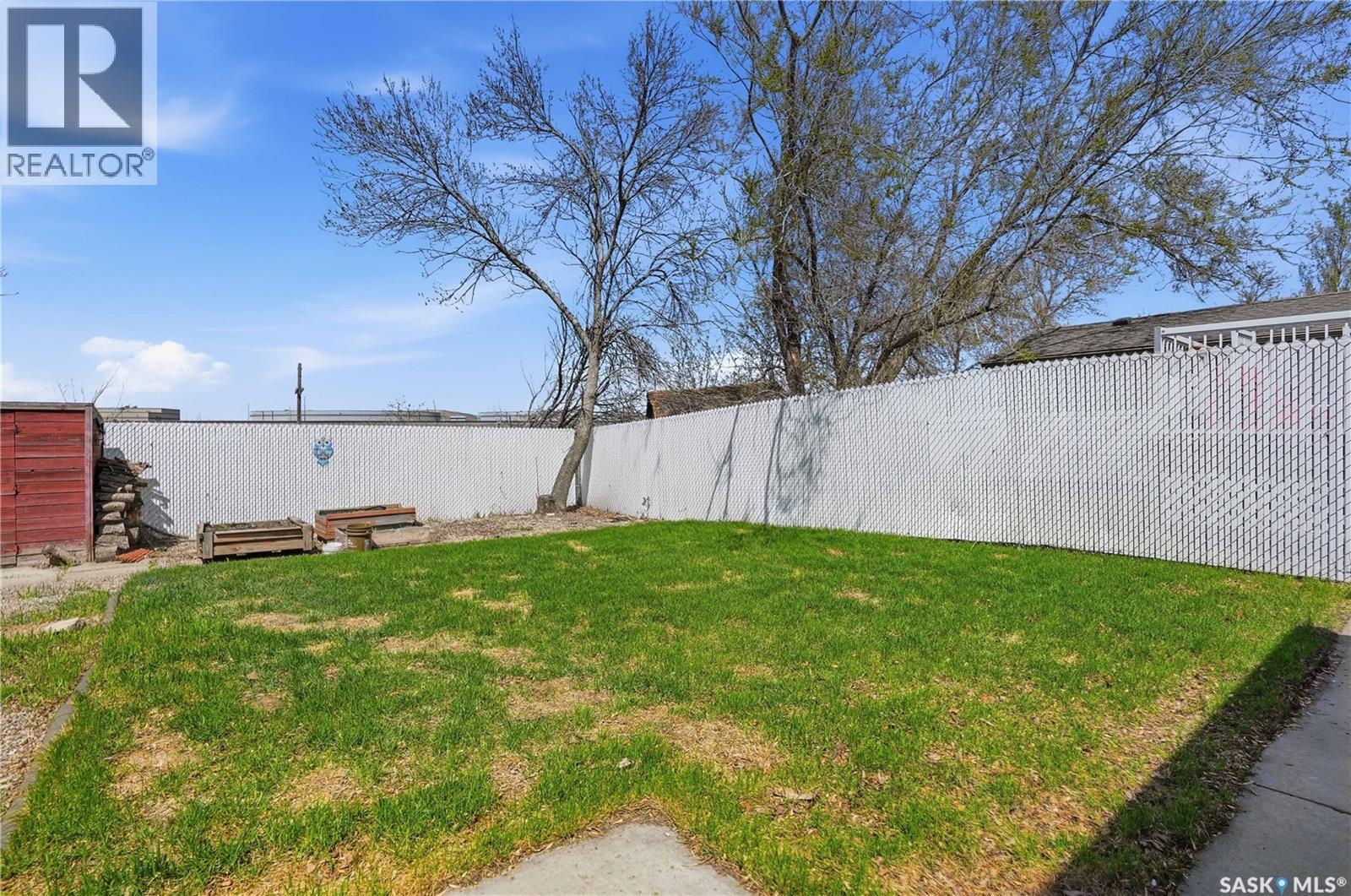 2838 Hartmann Crescent E, Regina, SK - Outdoor
