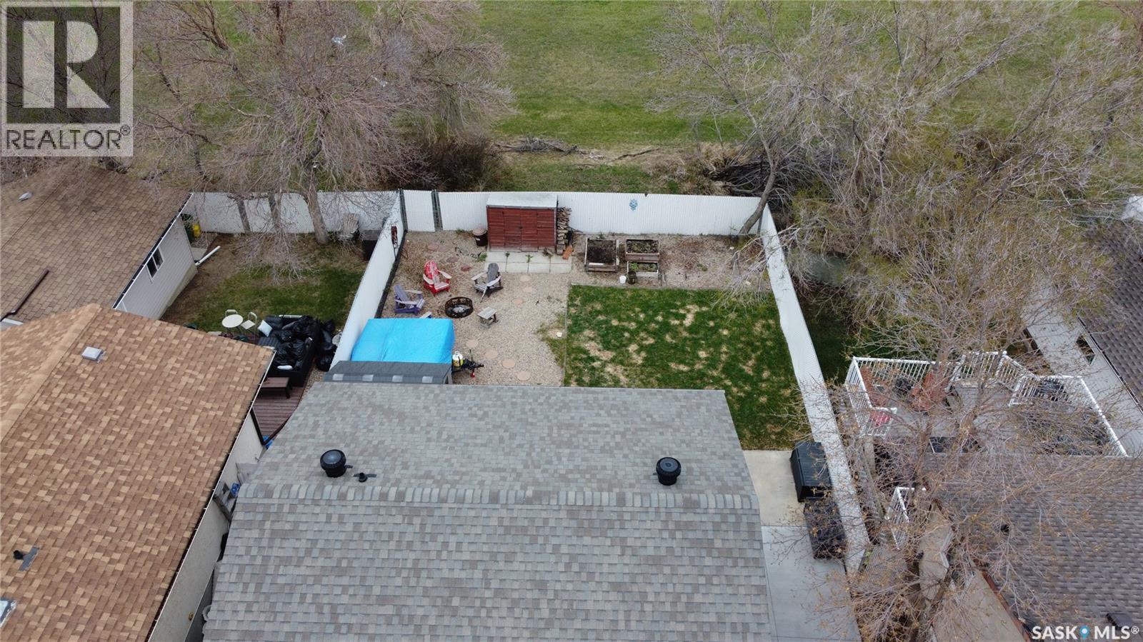 2838 Hartmann Crescent E, Regina, SK - Outdoor