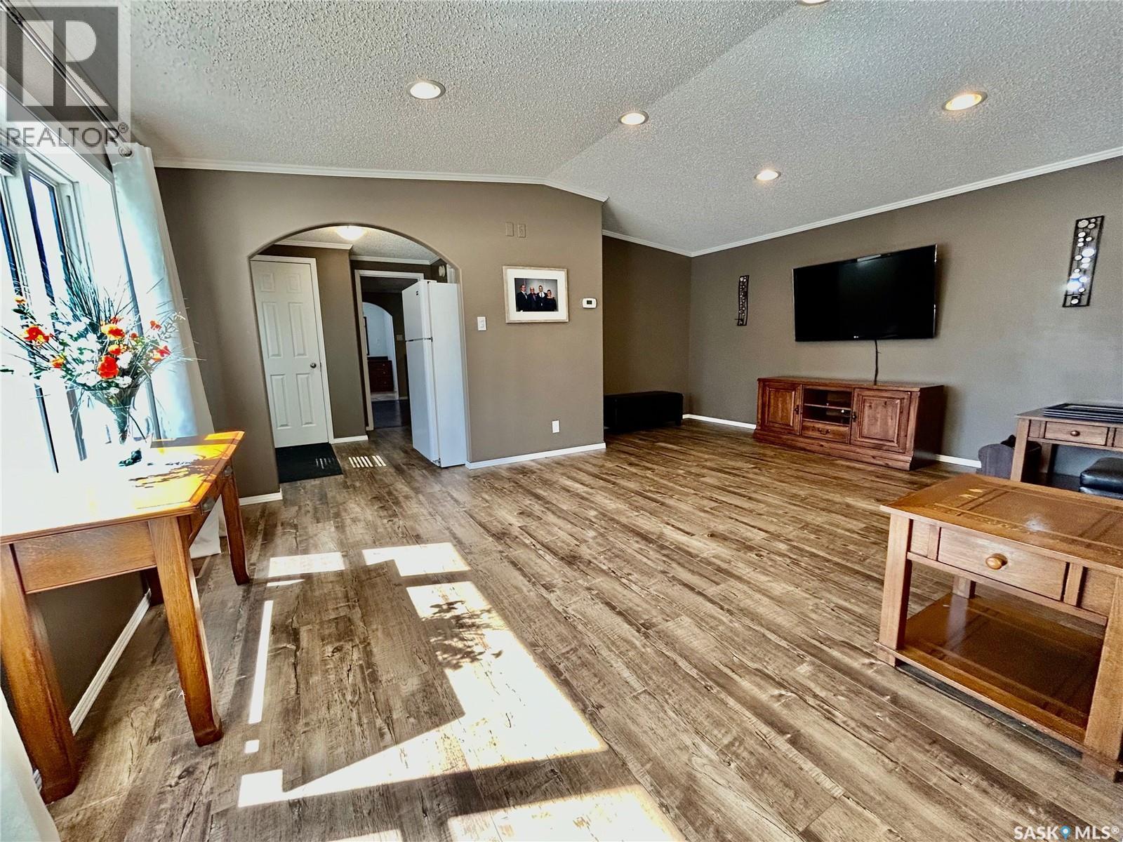 607 Beharrel Street, Oxbow, SK - Indoor Photo Showing Other Room