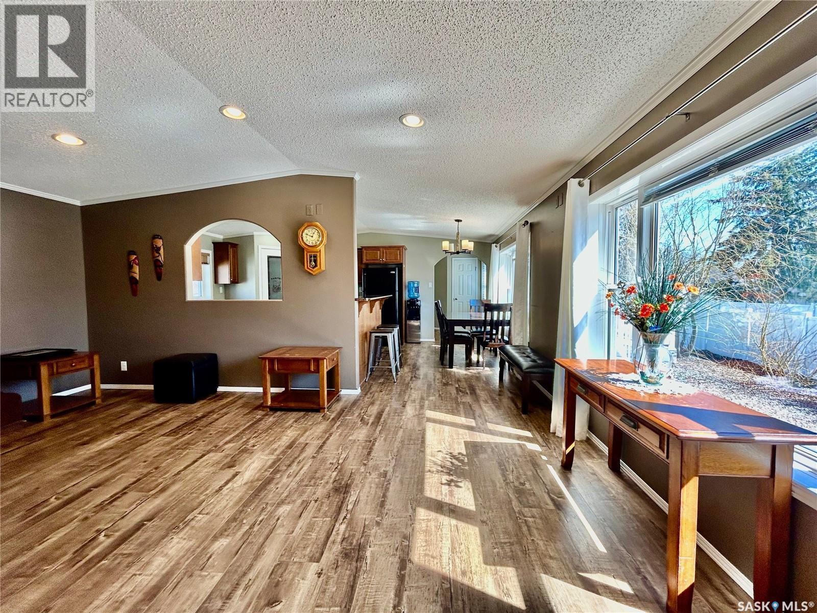 607 Beharrel Street, Oxbow, SK - Indoor