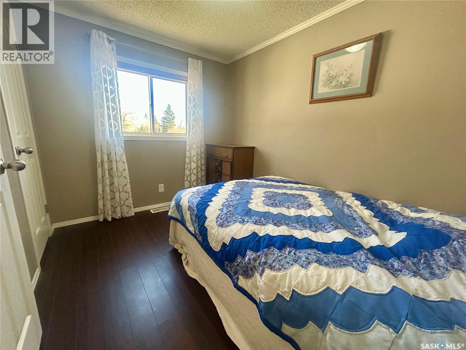 607 Beharrel Street, Oxbow, SK - Indoor Photo Showing Bedroom