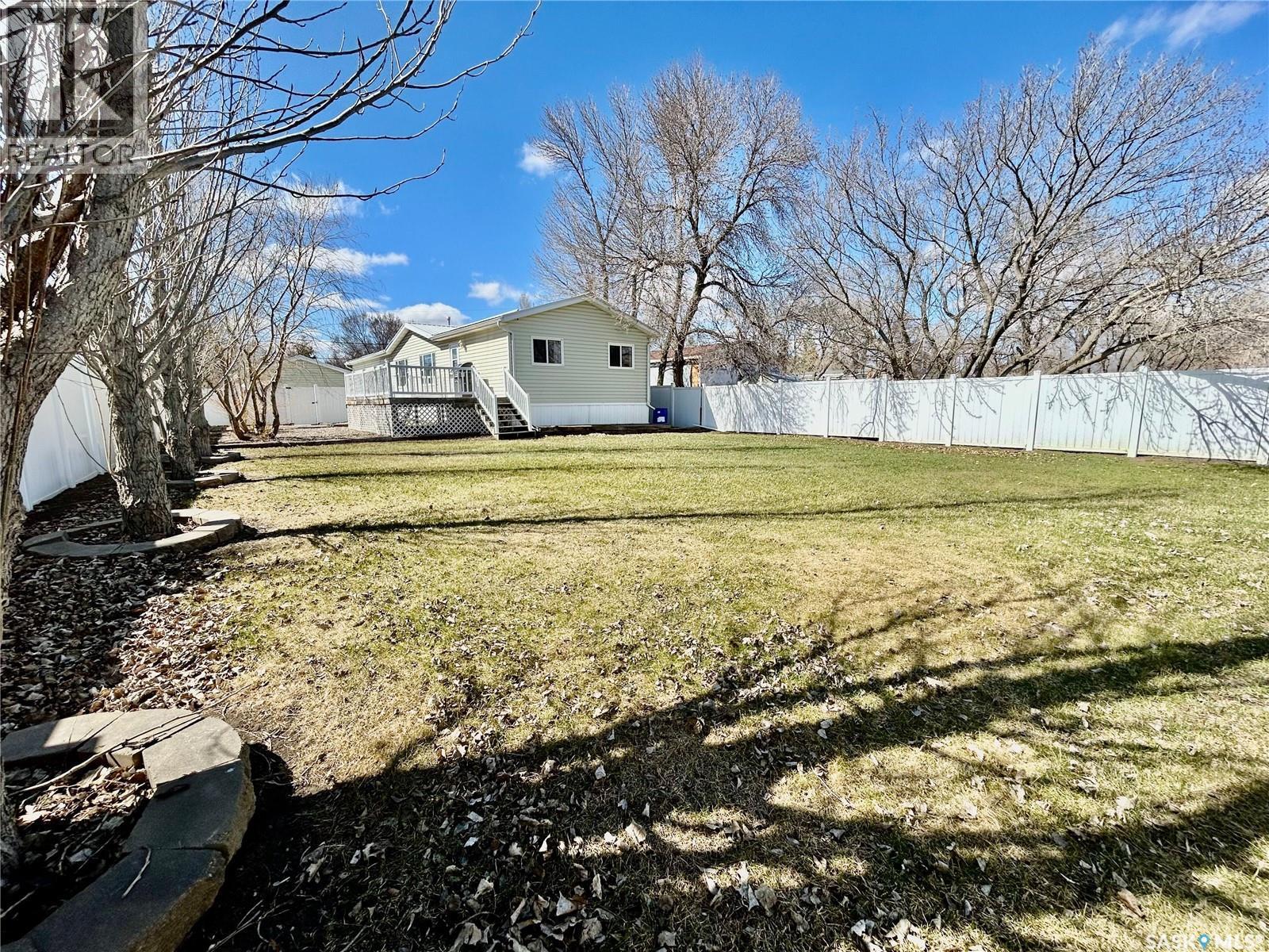607 Beharrel Street, Oxbow, SK - Outdoor